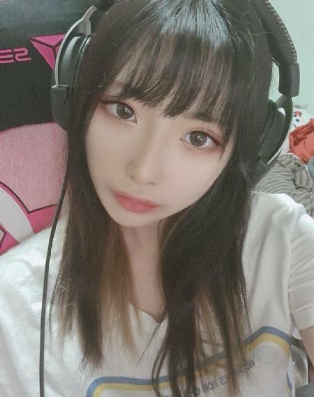 亚洲婷婷综合色高清在线_高清免费在线播放