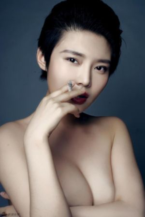 免费精品美女久久久久久久久久_西瓜视频免费观看