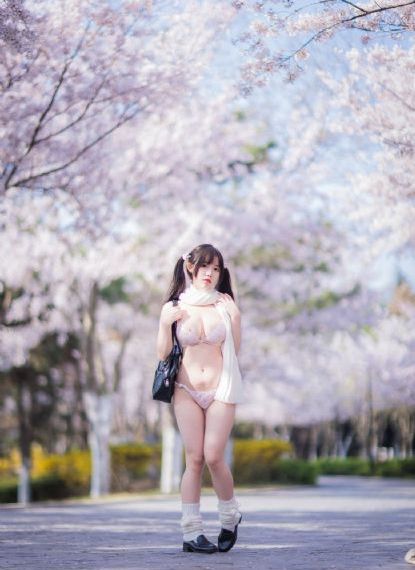 亚洲色区一区_电影未删减版